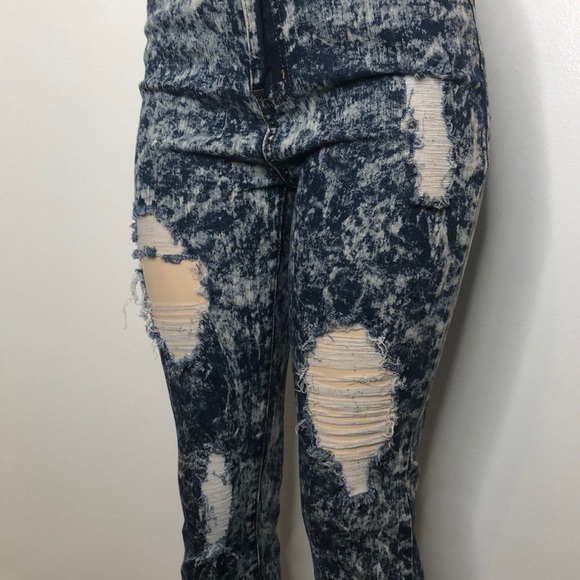 Stonewashed Jeans - Picture 6 of 8